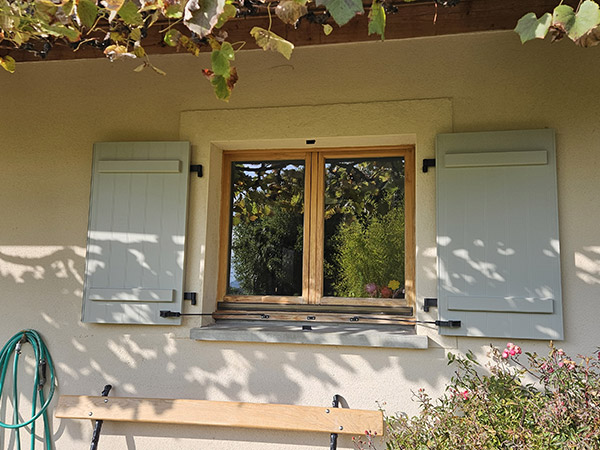 Menuiserie Pellet-Jambaz volets en bois